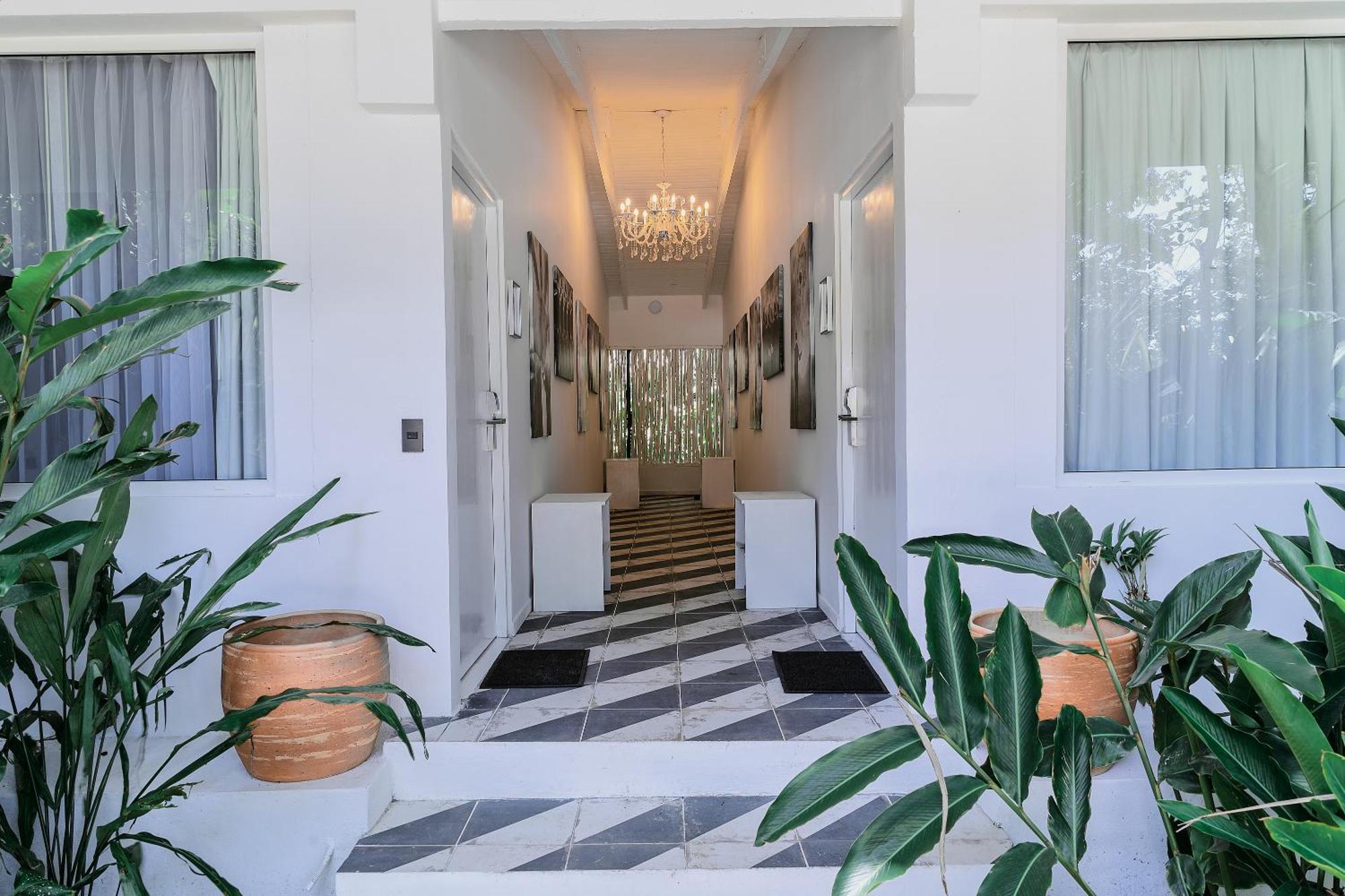 Le Cameleon Boutique Hotel Puerto Viejo de Talamanca Luaran gambar